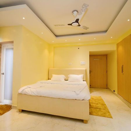 ראנצ'י Airport Residency Hotel מראה חיצוני תמונה